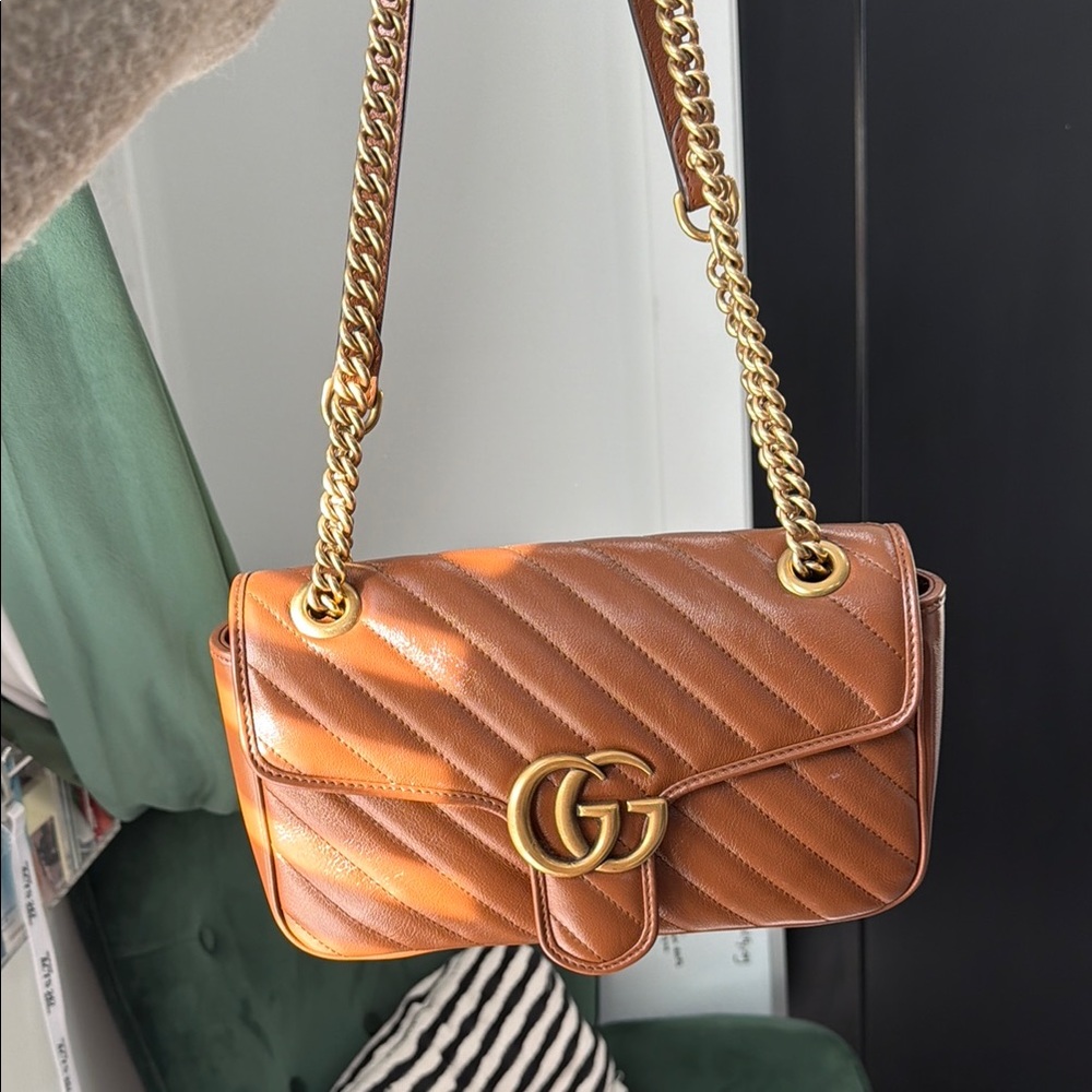Elegant Brown Leather Shoulder Bag